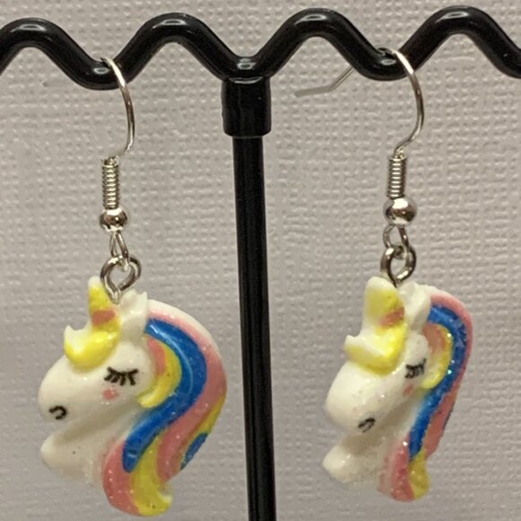 Unicorn Earring, Unicorn Jewelry, Gift Idea, Silly Earring, Cute Earring, Animal - Picture 4 of 5
